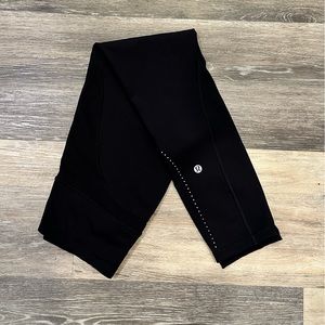 Lululemon Extra Mile Crop (Reflective 23")
Black Size 4